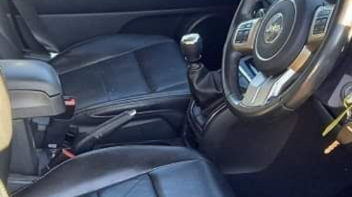 Dezmembrez dezmembrări Jeep Compass 1 facelift an 2011 motor 2.2 cdi tip om651 panou siguranta fata spate plafon plafoniera stanga dreapta centura centuri siguranta stanga dreapta fata spate buton butoane geamuri