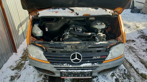 Dezmembrez dezmembram piese auto Mercedes Sprinter 108cdi an 2001