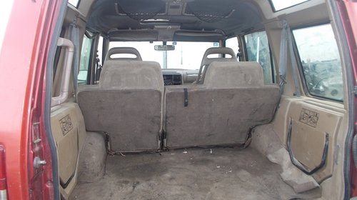 Dezmembrez / Dezmembrari Land Rover Discovery 1 2.5 din 1997