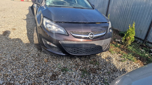 Dezmembrez dezmembrari Opel Astra J facelift 