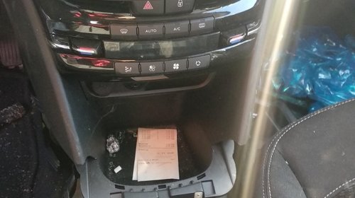 Dezmembrez / dezmembrari piese auto Peugeot 208 1.6hdi BH02 BHY 2017 35.000 km