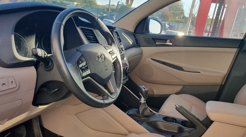 Dezmembrez dezmembrari piese Hyundai Tucson an 2016 2017 volan stanga