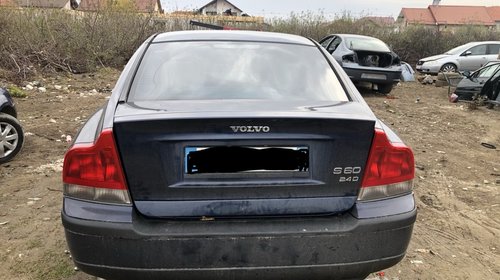 Dezmembrez/Dezmembrari Volvo S60 D5 orice piesa