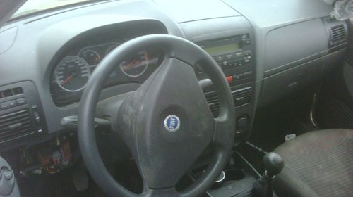 dezmembrez Fiat Albea anul 2007 motor 1.4