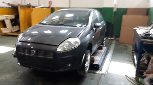 Dezmembrez fiat grande punto 1.3 jtd