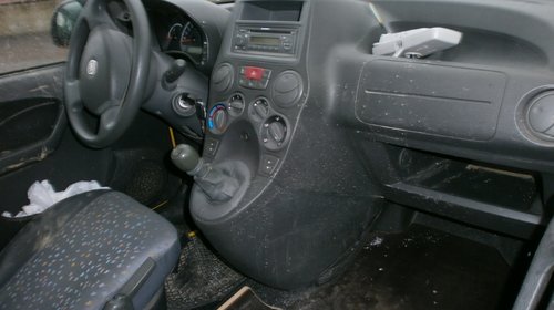 Dezmembrez Fiat Panda, an 2010, 1.2 benzina