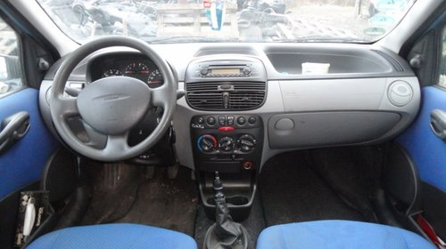 Dezmembrez Fiat Punto 1.2 44kw 60cp 2001