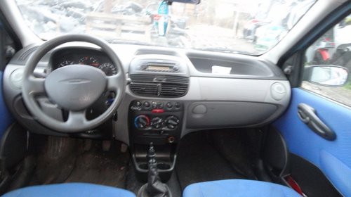 Dezmembrez Fiat Punto 1.2 44kw 60cp 2001