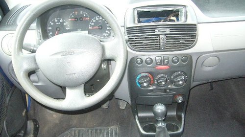 Dezmembrez Fiat Punto 1.2 benzina an 2001