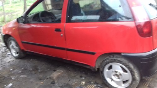 Dezmembrez fiat punto 19971.2 trimit colet in toata tara ori ce piesa