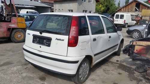 Dezmembrez Fiat Punto, an 1998, 4 usi, 1.1 benzina