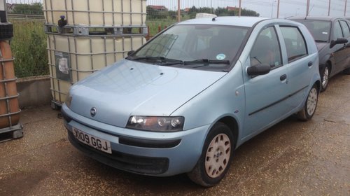 Dezmembrez Fiat punto din 2000 pe benzina