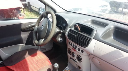 Dezmembrez Fiat Punto