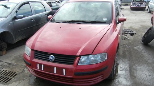 Dezmembrez FIAT STILO din 2001