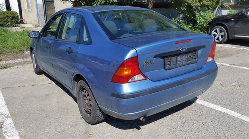 Dezmembrez Focus sedan 1.6i an 2002 110000km rulati