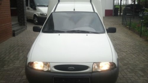 Dezmembrez ford courier 1.3 1997