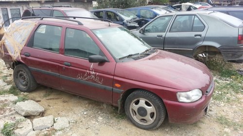 Dezmembrez Ford Escort 1.6 benzina