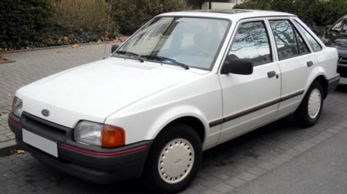 Dezmembrez ford escort 1.6b 1986