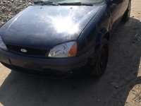 Dezmembrez Ford Fiesta 1.3i 2001