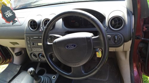 Dezmembrez Ford Fiesta 1.4 tdci 2002