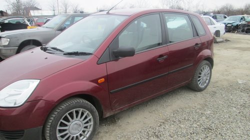 Dezmembrez Ford Fiesta 1.4TDCI din 2004