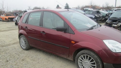 Dezmembrez Ford Fiesta 1.4TDCI din 2004