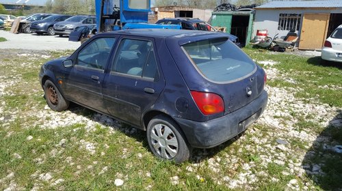 Dezmembrez ford fiesta 1998