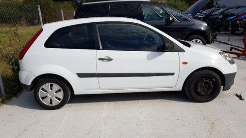 Dezmembrez Ford Fiesta 2007 1,3benzina