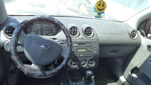 Dezmembrez Ford Fiesta, an 2003, motor 1297 cc, benzina