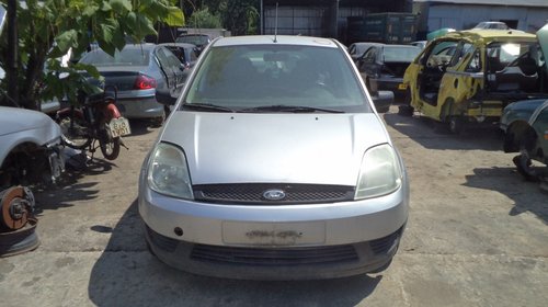 Dezmembrez Ford Fiesta, an 2003, motor 1297 c