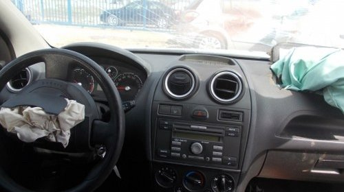 Dezmembrez Ford Fiesta ,an 2007