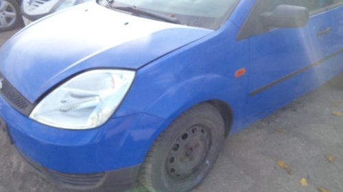 Dezmembrez Ford Fiesta an fabricatie 2003: motor 1297 cc benzina