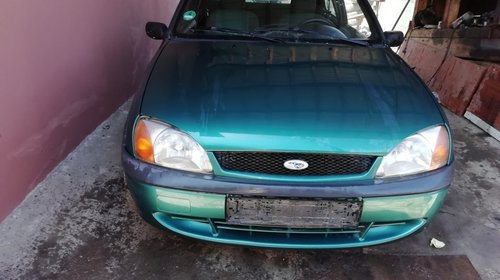 Dezmembrez ford fiesta anul 2001 1.3 benzina