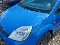 Dezmembrez Ford Fiesta mk5 motor 1.3 benzina