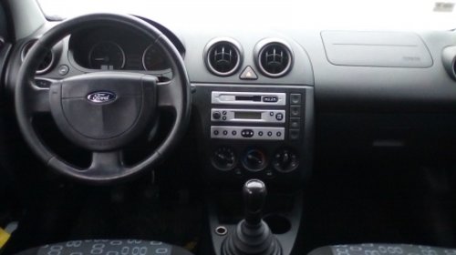 Dezmembrez Ford Fiesta V an 2005 motorizare 1.3