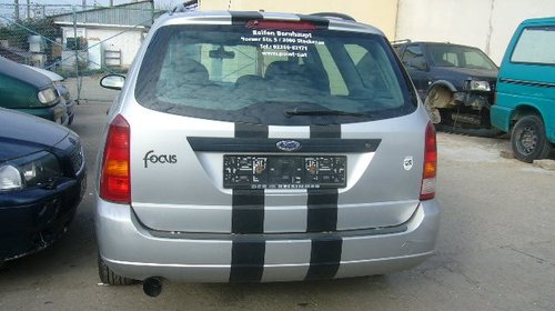 Dezmembrez Ford Focus 1.6 16 v an 2000