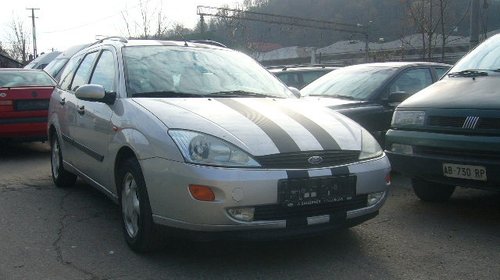 Dezmembrez Ford Focus 1.6 16v  an 2000