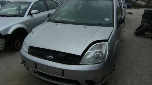 Dezmembrez Ford Focus 1.6 b 2004