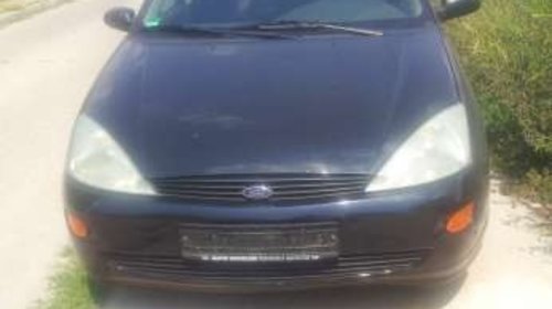 Dezmembrez Ford focus 1,6 benzina