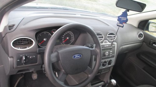 Dezmembrez Ford Focus 1.6 TDCI 2006