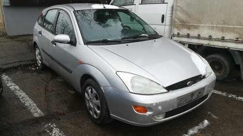 Dezmembrez Ford Focus 1.6i an 2001 4 usi hatchback impecabil