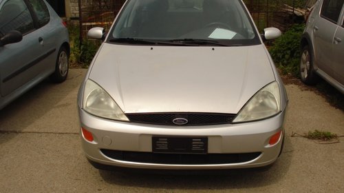 Dezmembrez Ford Focus 1.6i an 2001