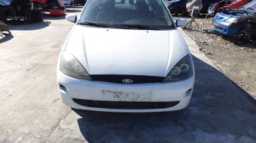 Dezmembrez Ford Focus 1.8 tddi diesel an 99 .