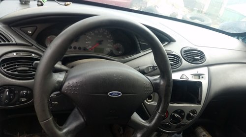 Dezmembrez ford focus 1.8 tddi