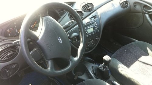 Dezmembrez Ford Focus 1 8tddi An 2001