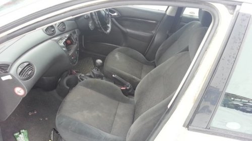 Dezmembrez Ford Focus 1 8tddi Sedan An 2001