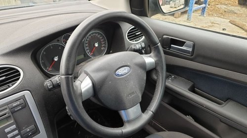 Dezmembrez Ford Focus 2 Hatchback