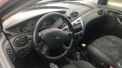 Dezmembrez Ford Focus 2001 combi 1,8 tdi