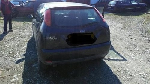 Dezmembrez Ford Focus 2001