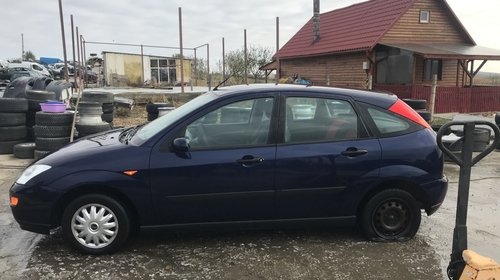 Dezmembrez Ford Focus 2002 hatchback 1,4 benzina